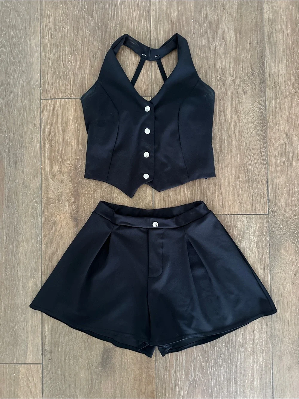 Kelle' Black High-Waist Tailored Skort with Front Button. Girls size adult small